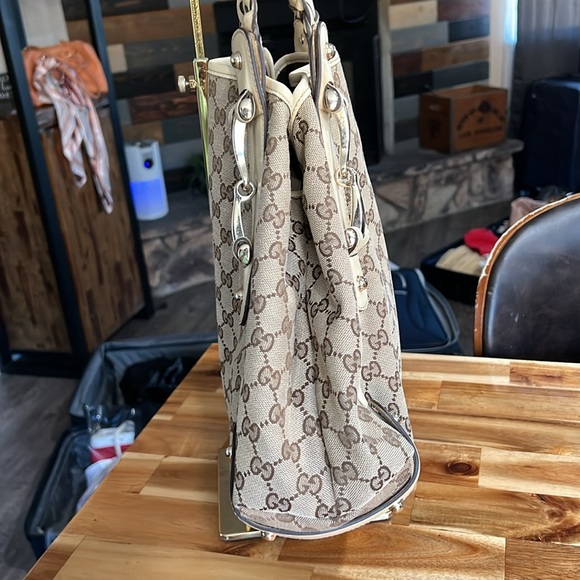 EUC GUCCI pelham handbag - Picture 4 of 9